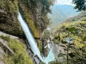 el pailon del diablo banos ecuador